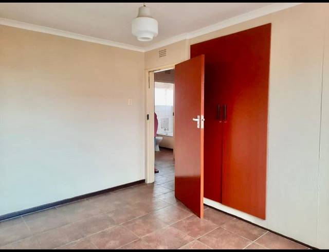 3 BEDROOM TOWNHOUSE FOR SALE IN VANDERBIJLPARK CE 3